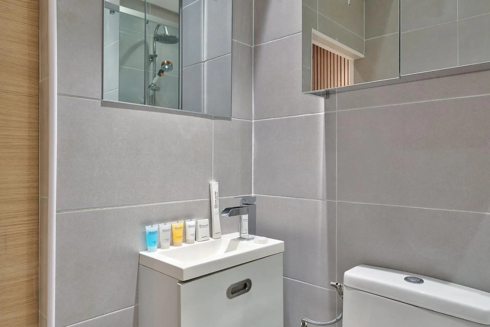 356 Suite Poussin - Superbe Appartement A Paris 0*,  France