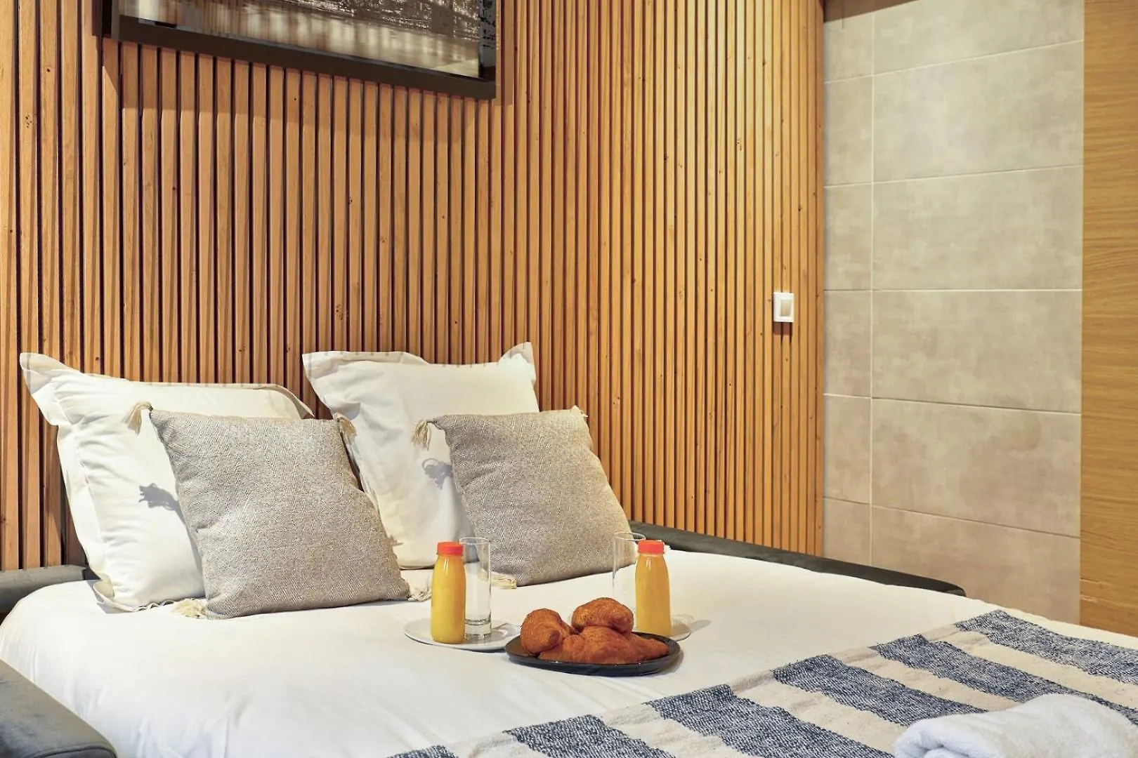 356 Suite Poussin - Superbe Appartement A Paris