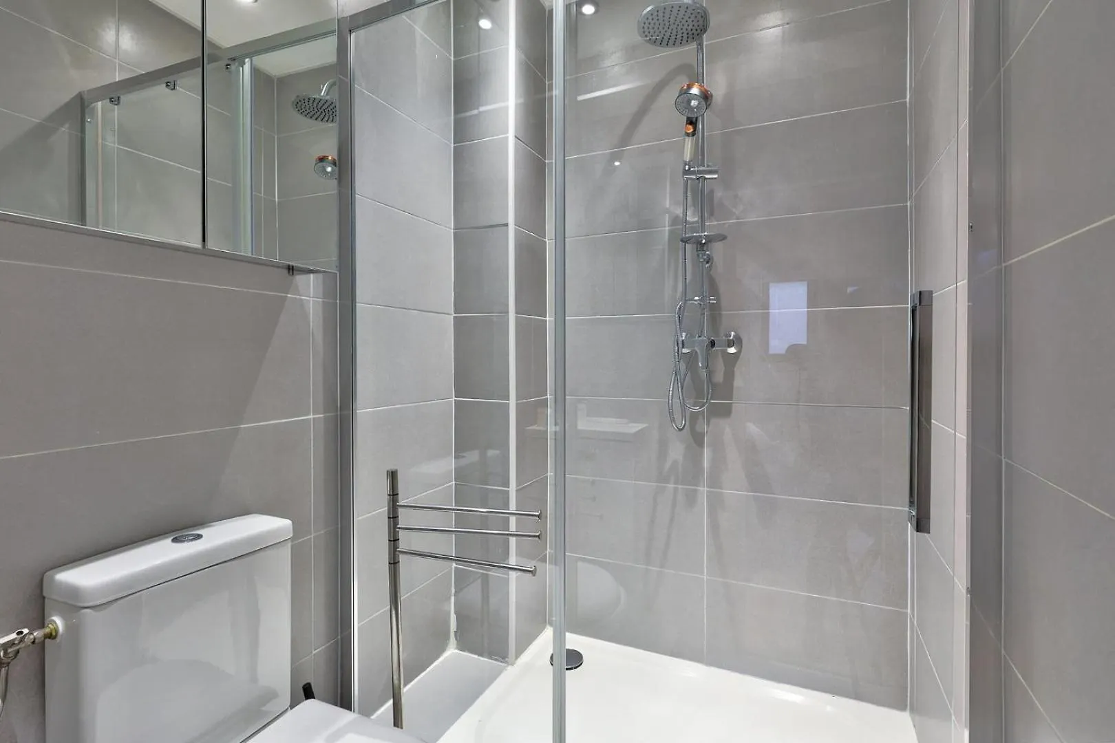 356 Suite Poussin - Superbe Appartement A Paris